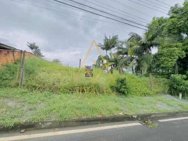 Terreno no Bairro Ilha da Figueira