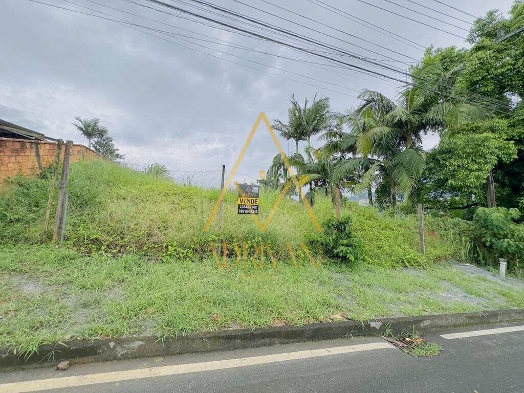 Terreno no Bairro Ilha da Figueira