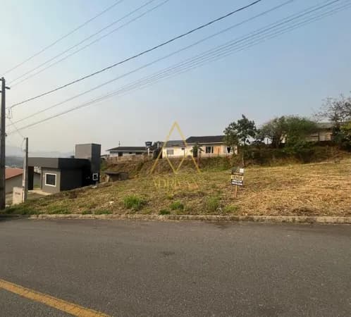 Terreno no bairro Estrada Nova