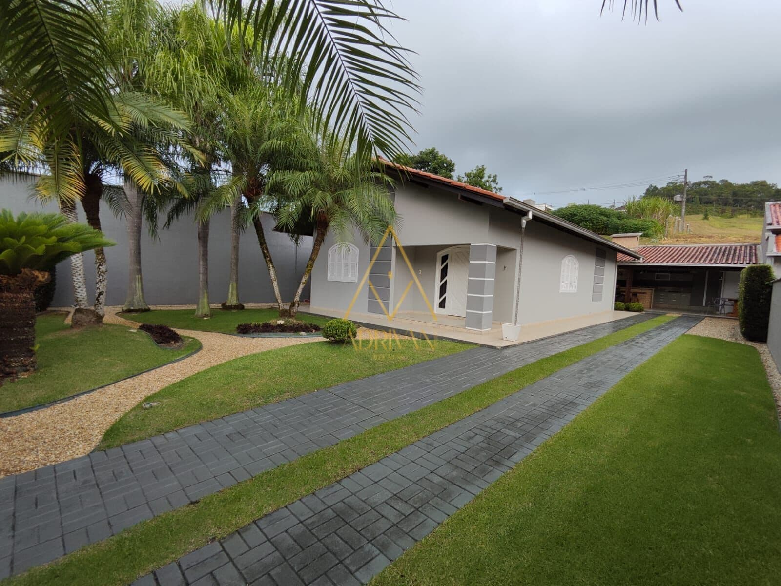 Casa Padrão no bairro Chico de Paula