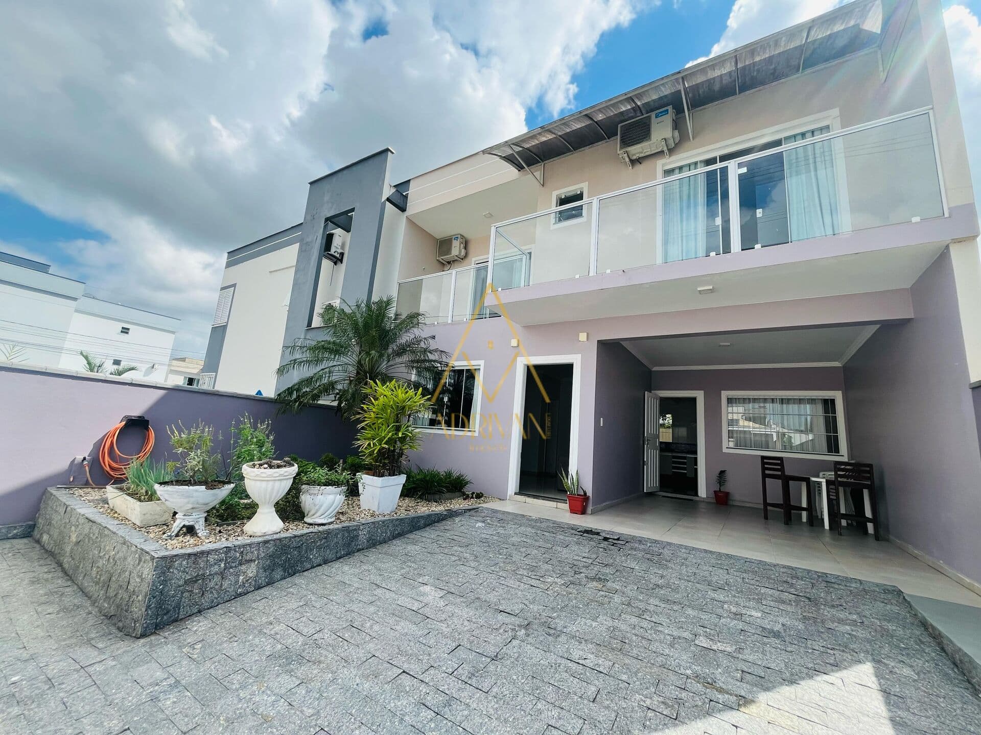 Casa Geminada no bairro Três Rios do Sul