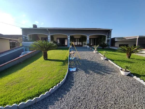 Casa Padrão no Bairro Ilha da Figueira - Guaramirim