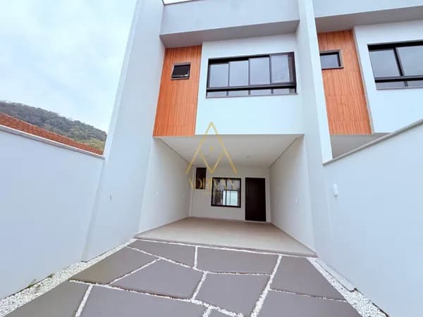 Casa Geminada no bairro Czerniewicz