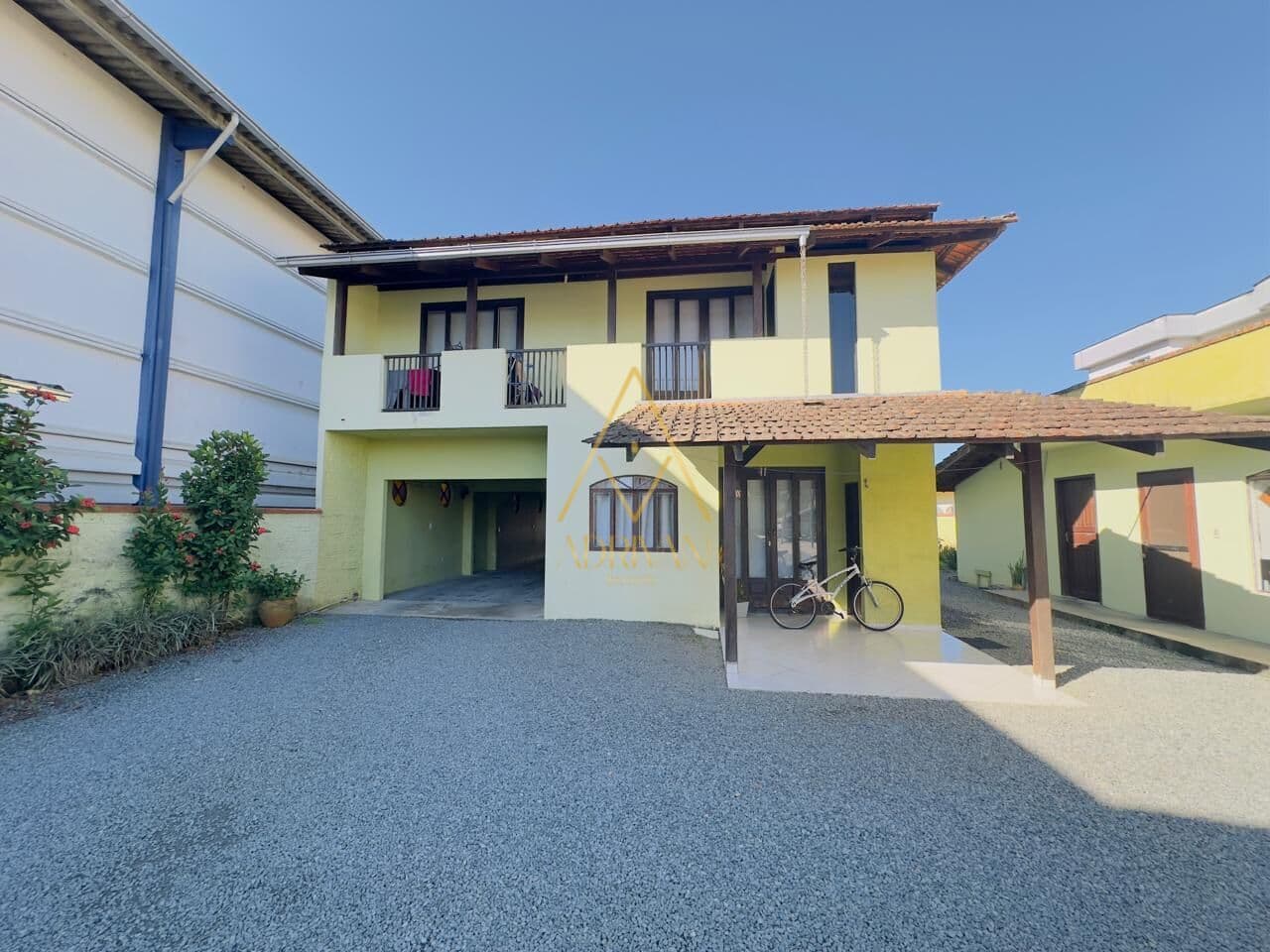 Casa Padrão no bairro Vila Lalau