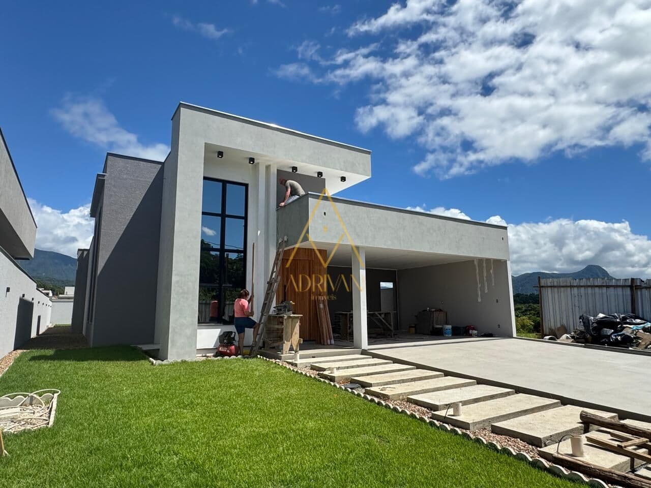 Casa Padrão no bairro Vila Chartres