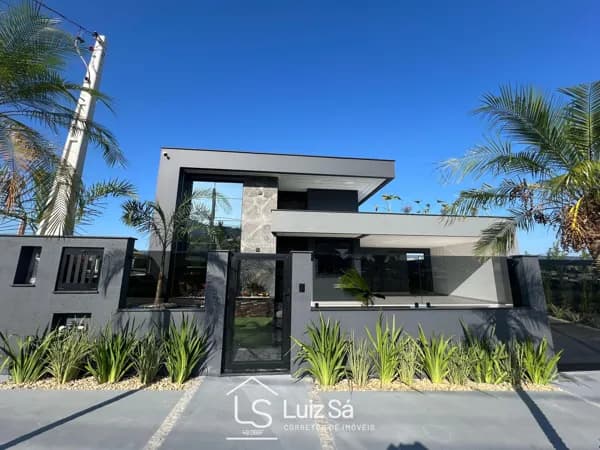 Casa Térrea 150m² com Piscina e Área Gourmet | 3 Dormitórios, sendo 1 Suíte Master com Banheira