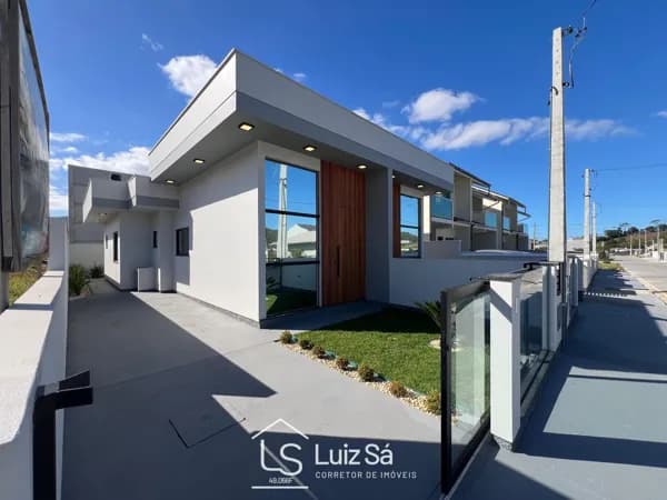 Excelente Casa à Venda em São José/SC!