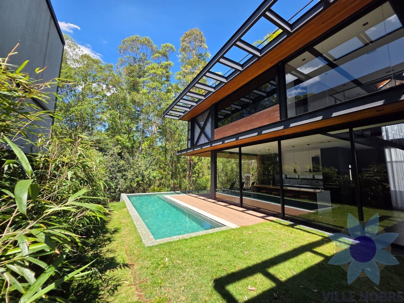 Casa de Condomínio em Santana de Parnaíba - Colinas da Anhangüera