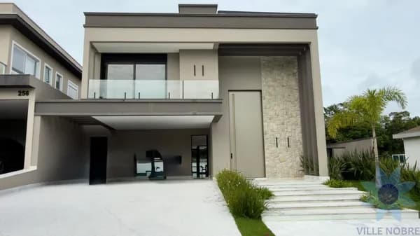 Casa de Condomínio em Santana de Parnaíba - Alphaville