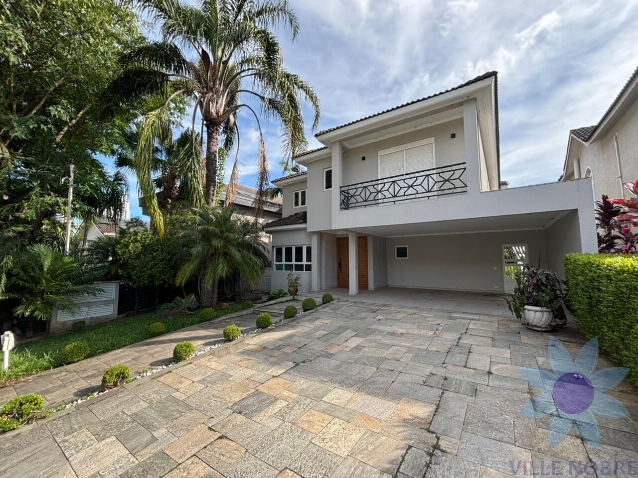 Casa de Condomínio em Santana de Parnaíba - Alphaville