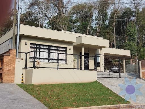 Mansão em condomínio fechado