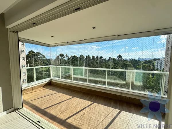 Apartamento em Santana de Parnaíba - Alphaville