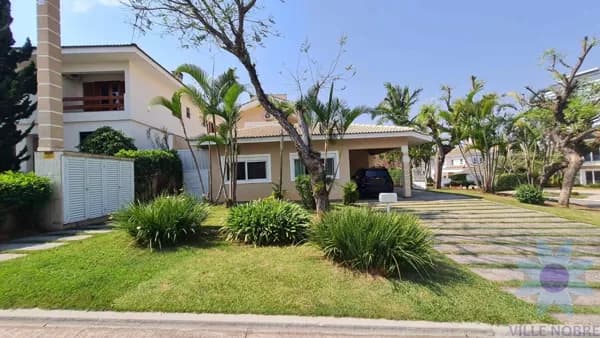 Casa de Condomínio em Santana de Parnaíba - Alphaville