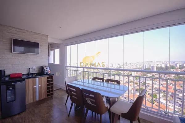 Apartamento com 2 dormitórios (reversível 3) , impecável com varanda gourmet e decoração