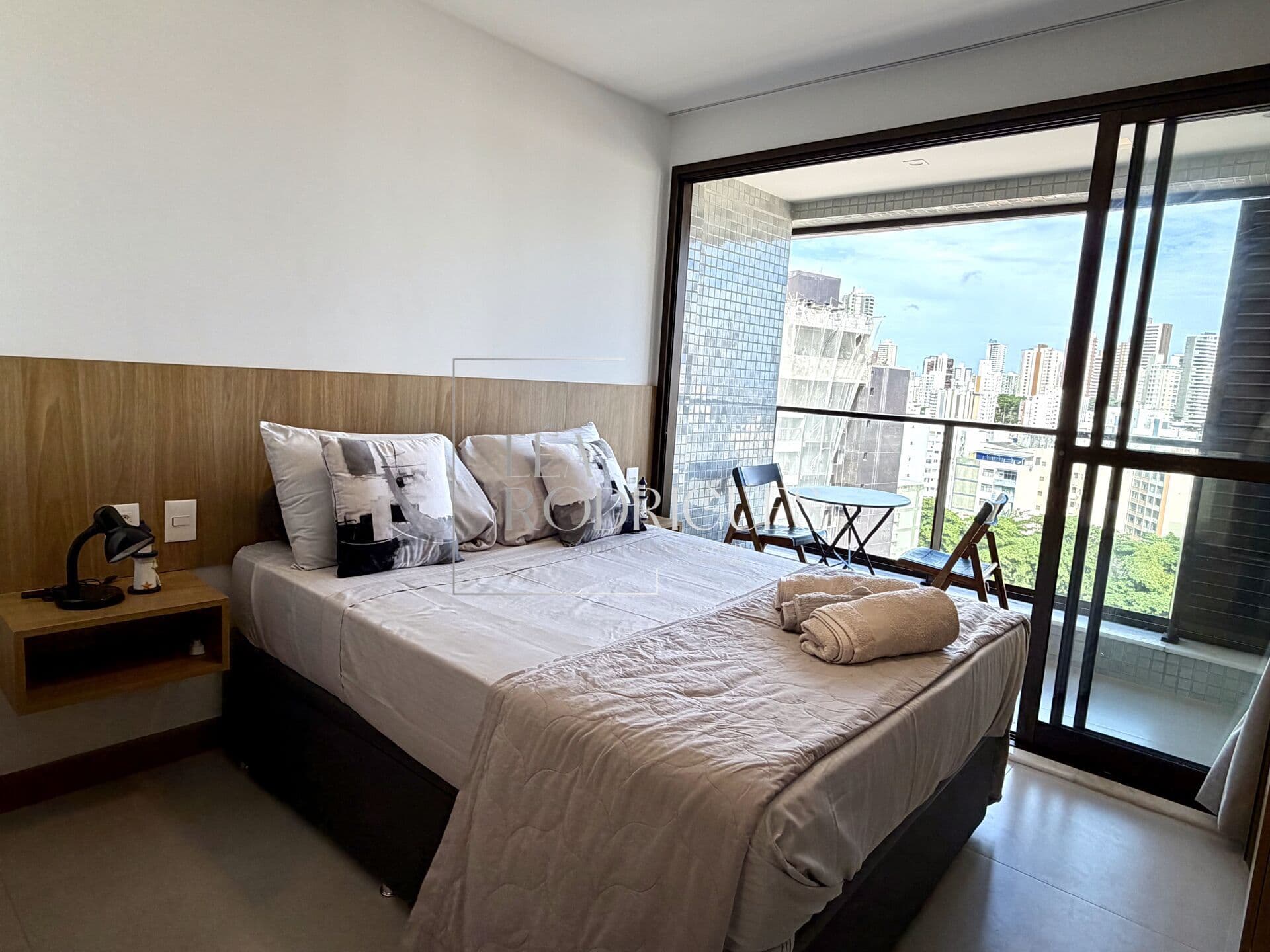 STUDIO DECORADO À VENDA NA ZN – INVESTIMENTO PERFEITO PARA AIRBNB