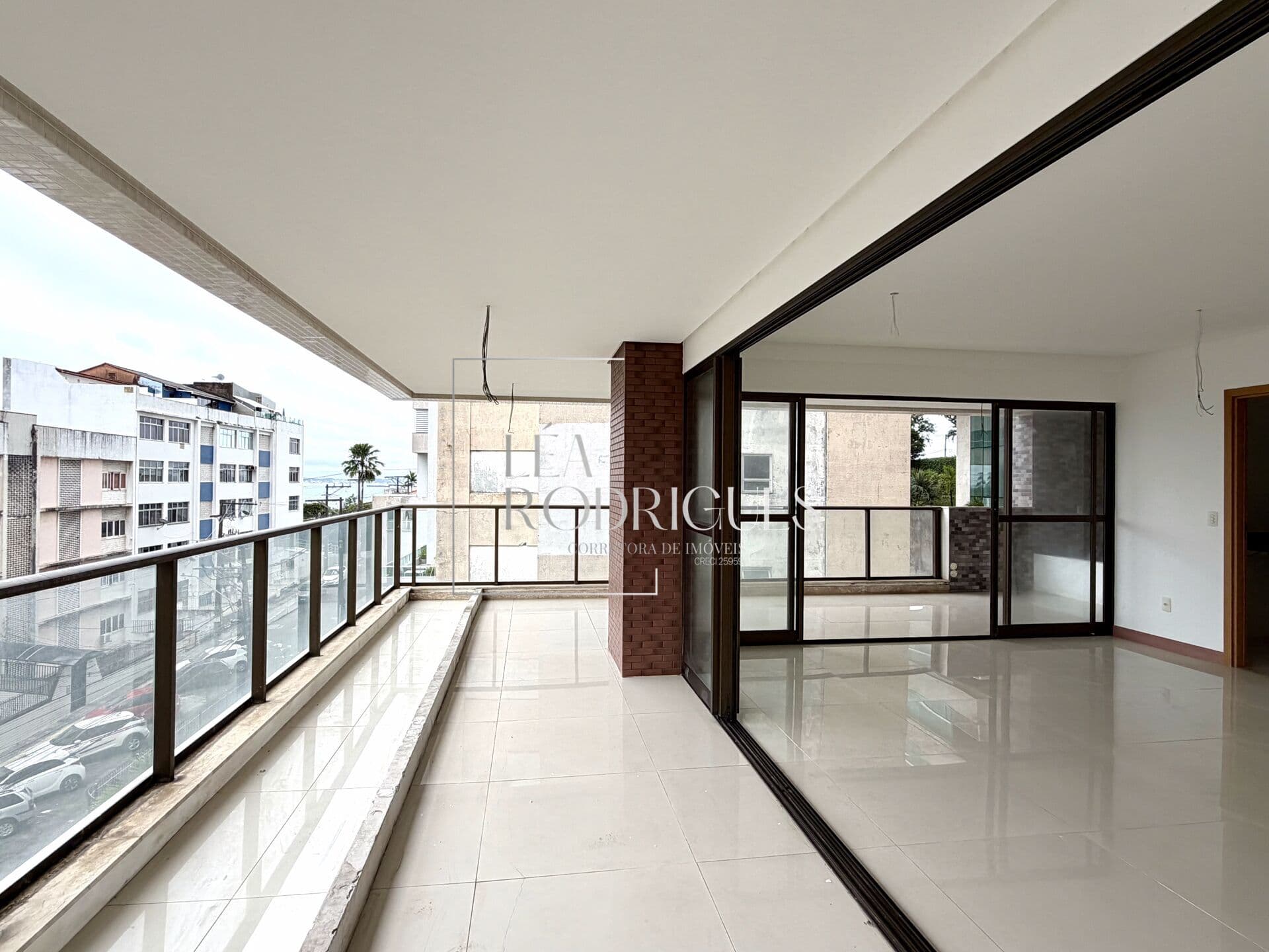 Apartamento à Venda - Alto Padrão no Bairro Barra, 4 suites