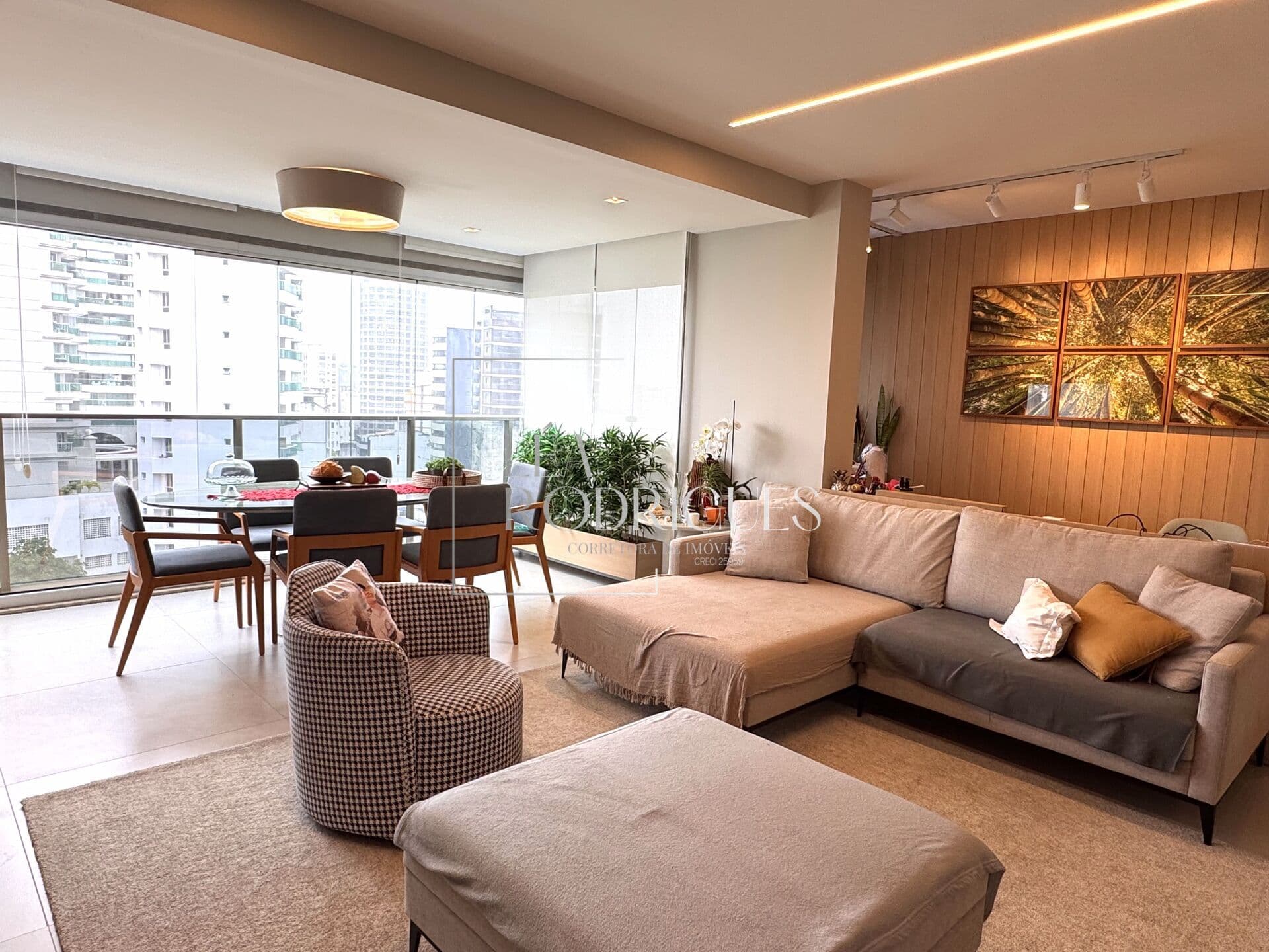 Apartamento na Graça com 2 suítes e closet