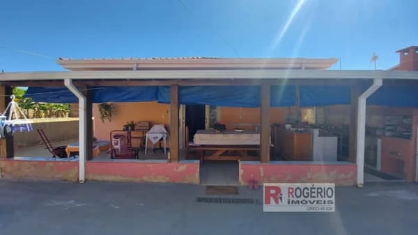 Casa Padrão para Venda em Jardim Noêmia Franca-SP