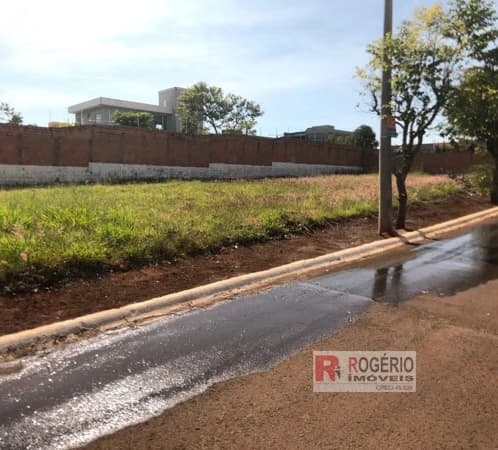 Terreno em Condomínio para Venda em Condomínio Verona Brodowski-SP