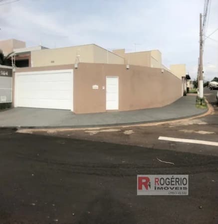 Casa Padrão para Venda em Jardim das Oliveiras II Brodowski-SP