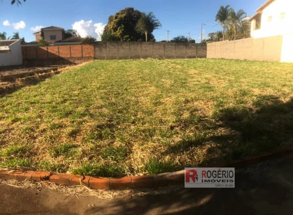Terreno em Condomínio para Venda em Condomínio Santa Mônica Brodowski-SP