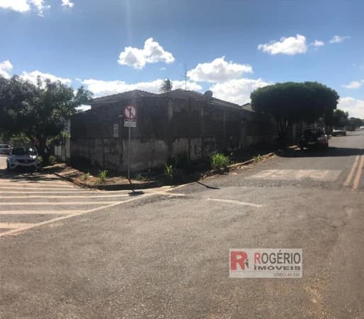 Casa Padrão para Venda em Vila Cristal Brodowski-SP