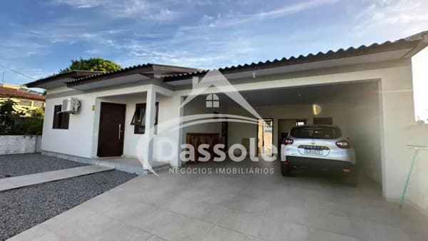 Casa na Avenida próxima ao centro