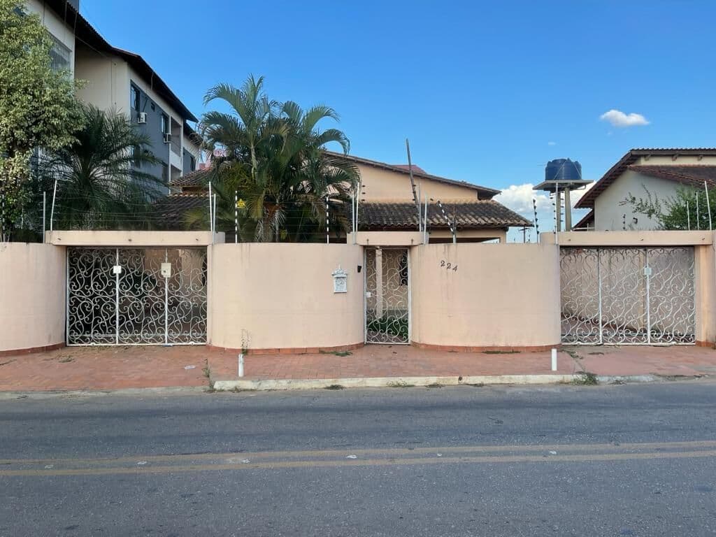 🏡 Isaura Parente, casa com 4 quartos (1 suíte)