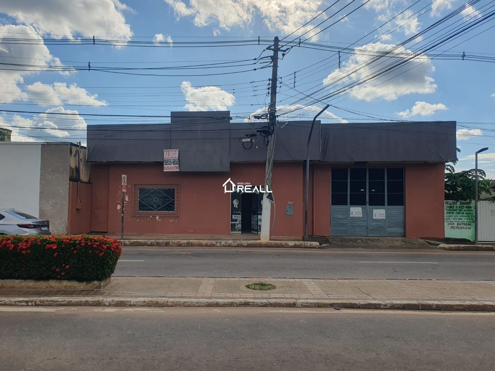🏭 Aluga-se Galpão, bairro Vila Ivonete.