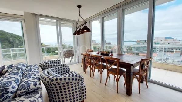Cobertura Penthouse à Venda com vista para o mar, 3 Suítes e a 250 metros de Área Privativa