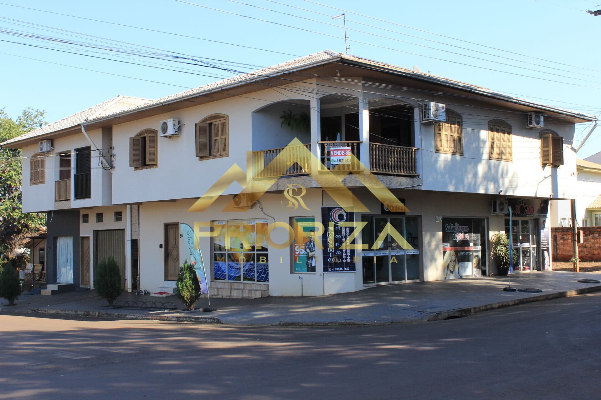 Prédio/Edifício Inteiro em Missal - Centro