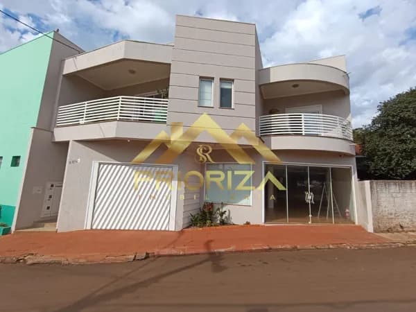 Sobrado em Itaipulândia - Centro