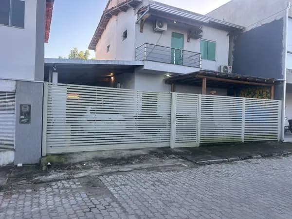 Casa Duplex no Condomínio Jardim Eldorado