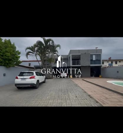 🏡 Casa Ampla com Piscina no Gravatá – Navegantes | A 800m do Mar