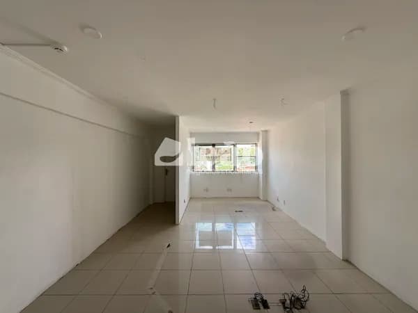 Sala Comercial à venda na rua principal do Centro de Valinhos