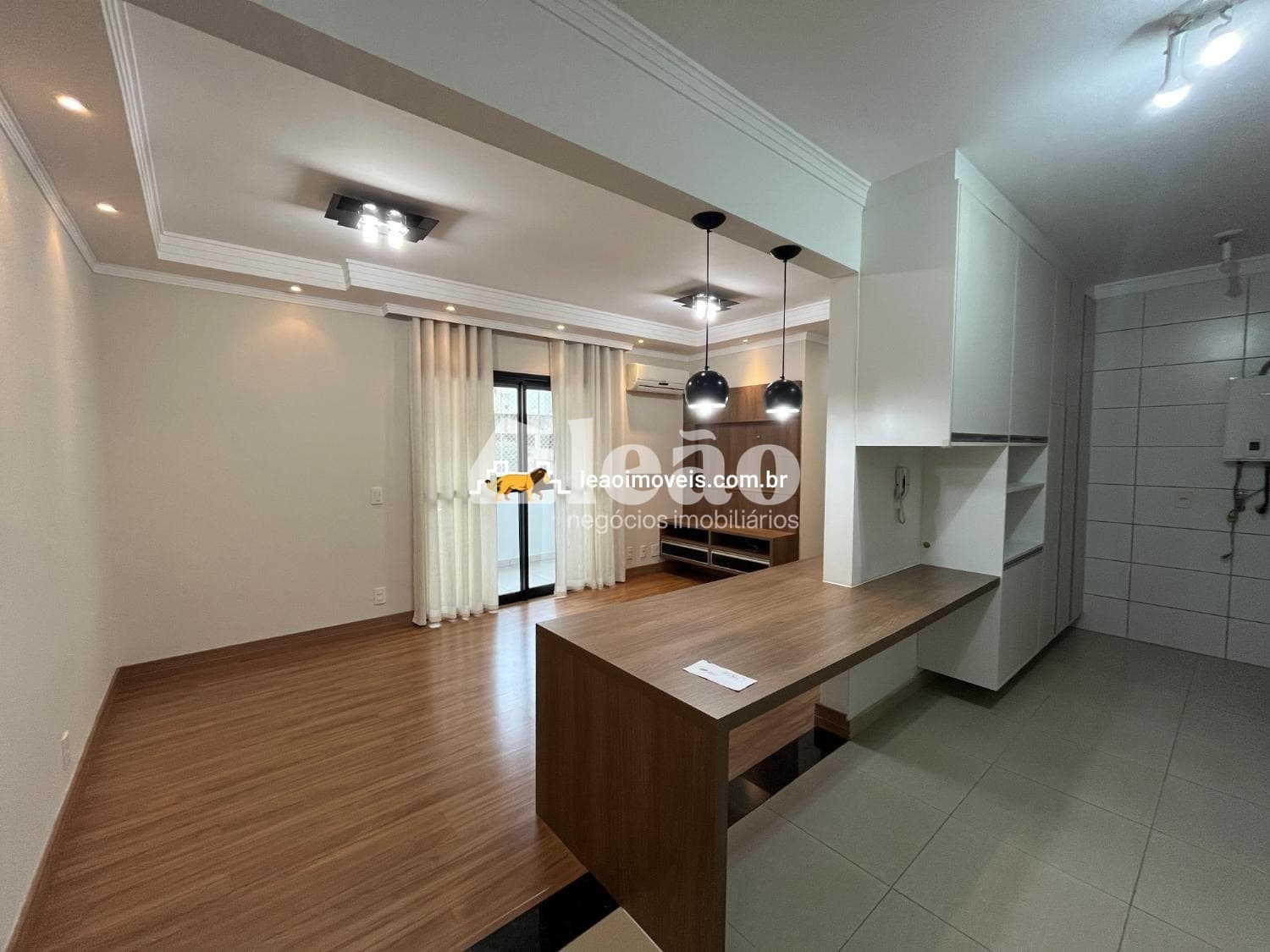 Apartamento à venda com 3 quartos no Residencial Chiari, Valinhos/SP