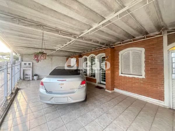 Casa no bairro Parque Nova Suíça, em Valinhos-SP