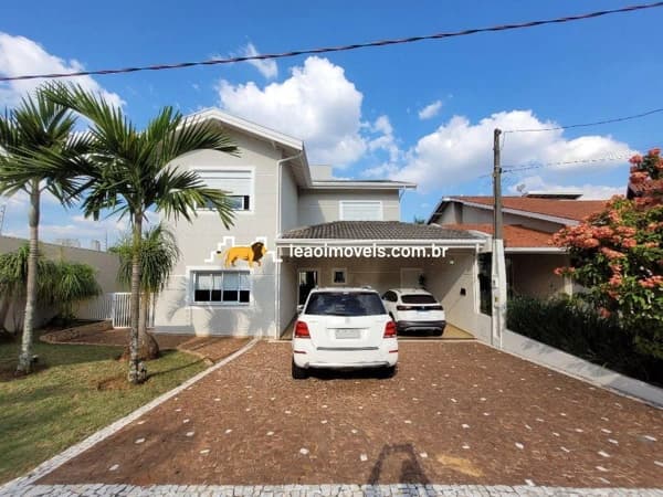 Casa à venda no Condomínio Oruam em Valinhos