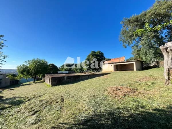 Terreno de 1400m² à venda no Vale Verde
