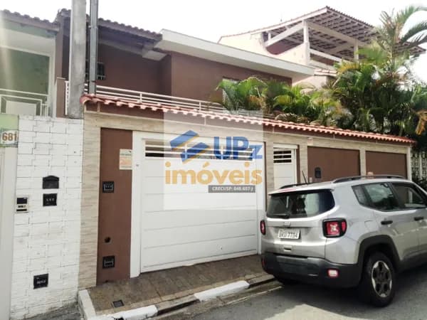 Casa Sobrado à Venda na Vila Campesina em Osasco, 3 Dormitórios, sendo 1 suíte com sacada, churrasqueira e espaço Gourmet, 243m²