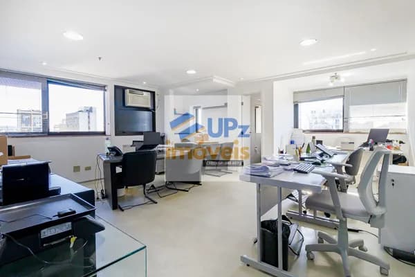 Conjunto comercial para venda em Santa Cecília, com 123 m²,17º andar, vista livre, 4 salas, 5 banheiros, 1 copa, 4 vagas