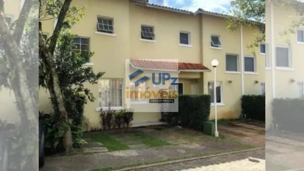 Linda Casa com 2 dorms, móveis sob medida, 72m², com 2 vagas em Cotia-SP