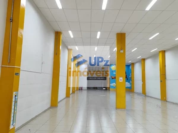 Loja Ponto Comercial para Alugar 740m² com 22 Vagas Cobertas no Centro de Carapicuíba