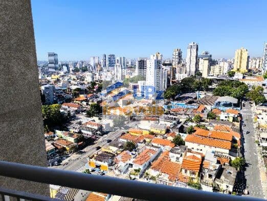 Cobertura Duplex, com 89m² com 3 dormitórios, sendo uma suíte, 2 banheiros, espaço para jardim, pets ou lazer ,2 vagas cobertas, fixas e livres.