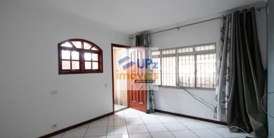 Casa Térrea Ampla de 176m² com 3 quartos (sendo 1 suíte) e 2 vagas