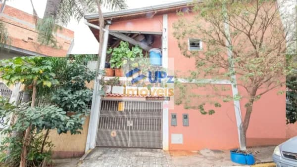 2 Casas á venda com 326m² num único terreno, com suítes, closet e 2 vagas no Jardim Cipava em Osasco-SP.