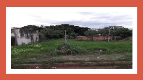 LOTE DE TERRENO Nº 01, DA QUADRA 23, DA ESTÂNCIA LEÃO NOVAES, SITUADO COM A ÁREA TOTAL DE 11.000M², O IMÓVEL TEM FRENTE COM A RUA 01, EM PERUÍBE – SP