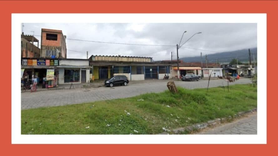 TERRENO FORMADO PELA UNIFICAÇÃO DOS LOTES Nº 9 ATE 18, DA QUADRA 18, NO PARQUE DAS BANDEIRAS, LOCALIZADO NA AVENIDA ESMERALDO SOARES TARQUINIO DE CAMPOS FILHO, SÃO VICENTE/SP.