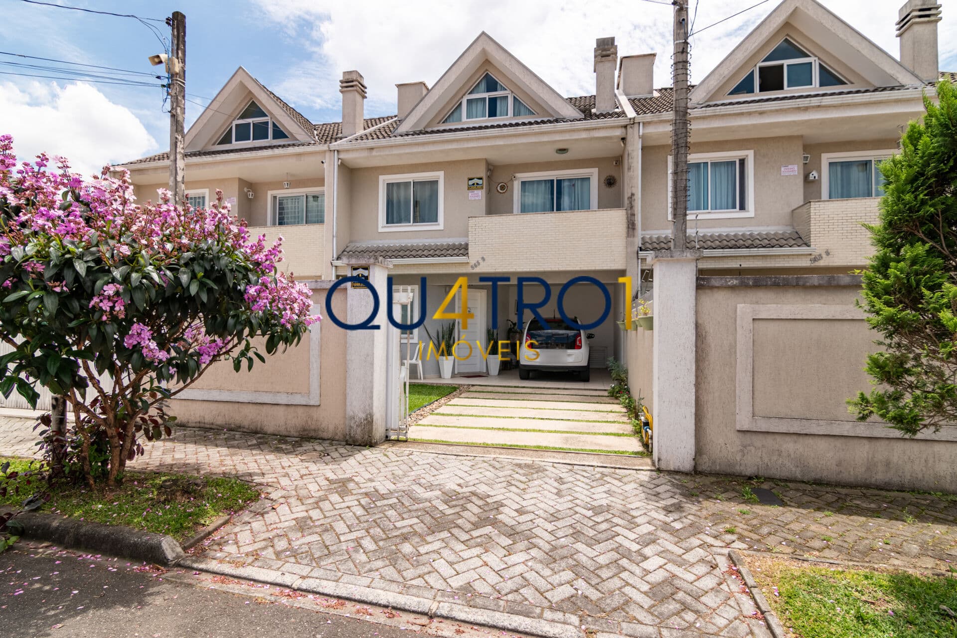 Sobrado Triplex - Capão da Imbuía - Curitiba PR
