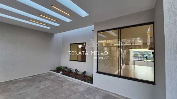 Casa nova com excelente localização